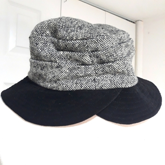 Vintage Liz Claiborne Wool Lined Black and White One Size - Picture 2 of 8